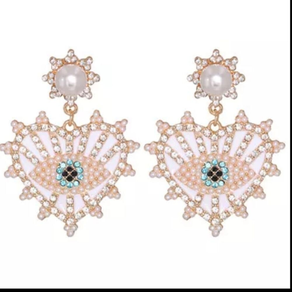 NWOT Rhinestone Eyeball Heart Earrings